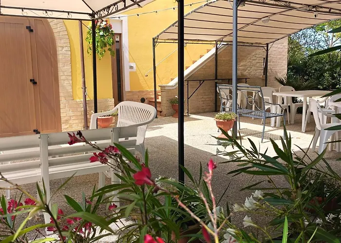 招待所 Edera Porto SantʼElpidio